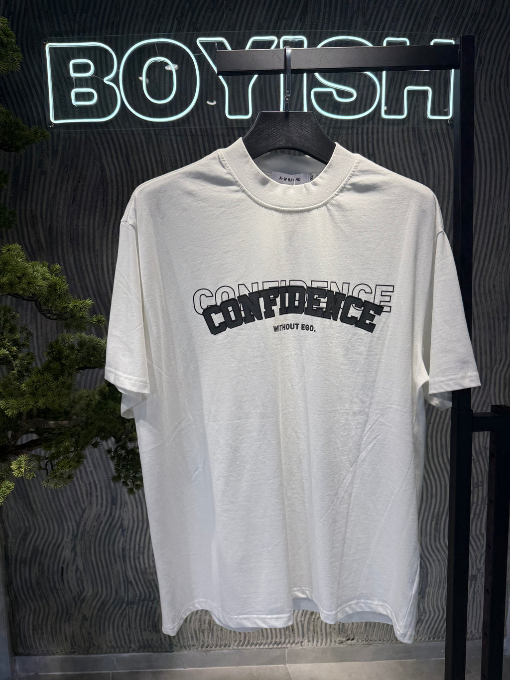 T-shirt “confidence” bianca