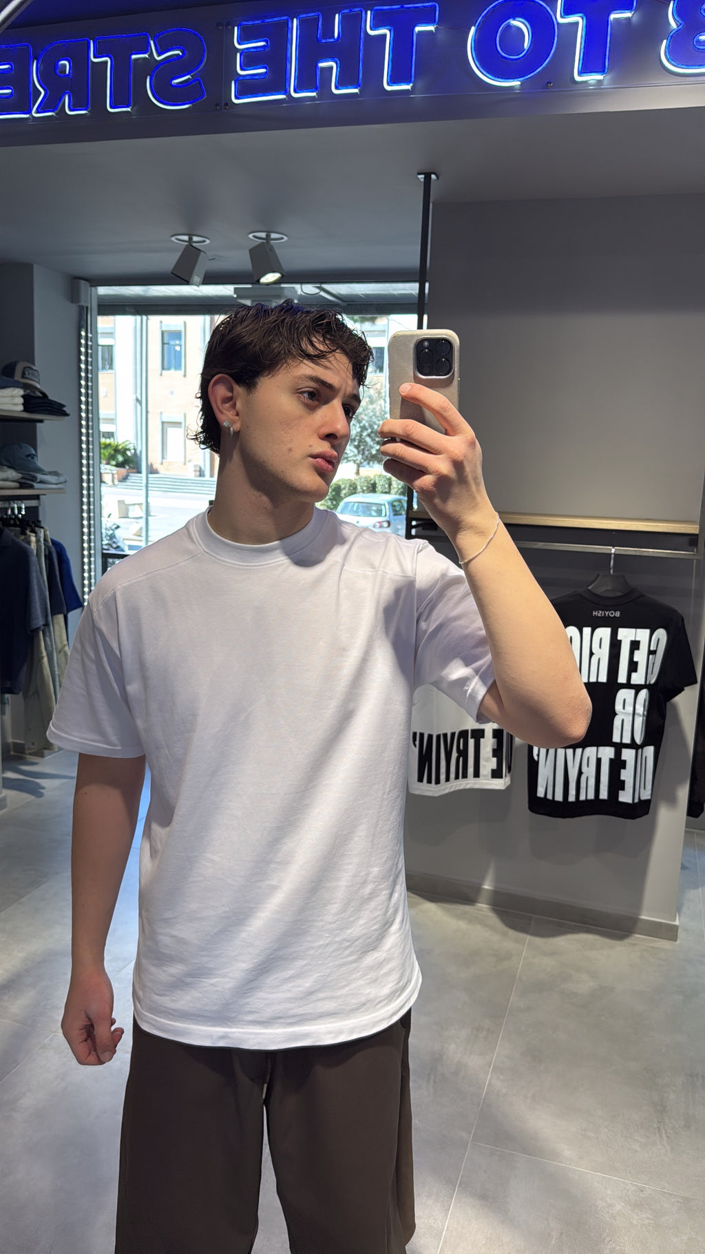 T-SHIRT BOYISH                                               “SHOW NO LOVE” BIANCA