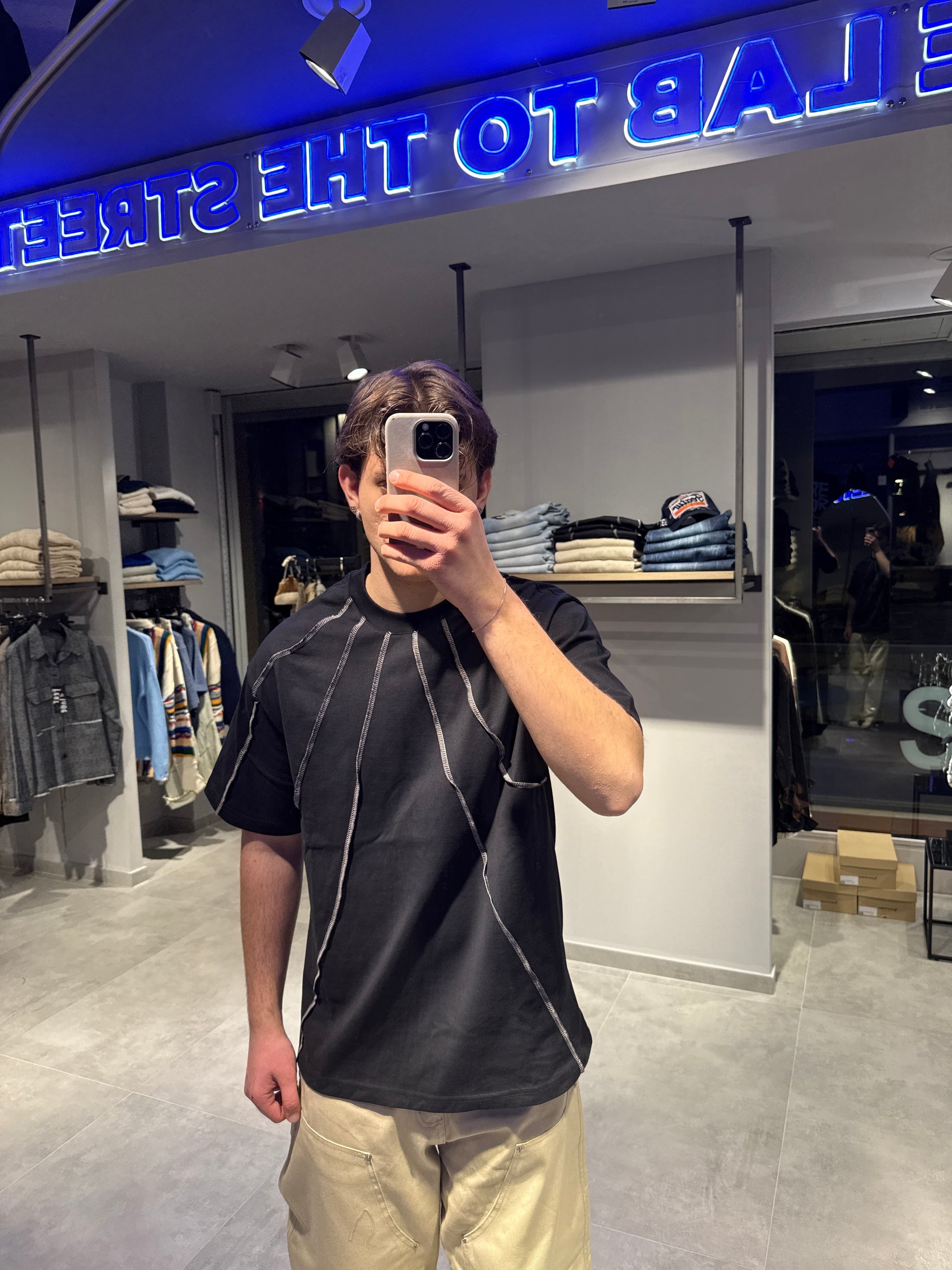 T-SHIRT “CUCITURE” NERA