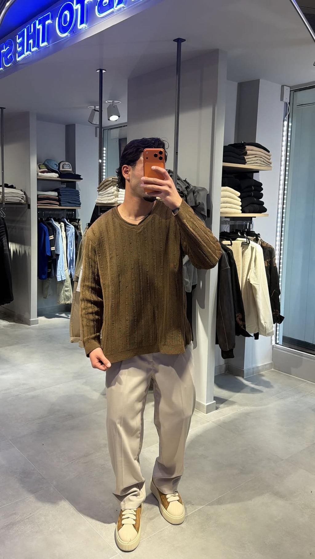 MAGLIA SCOLLATA “CIOCCOLATO”