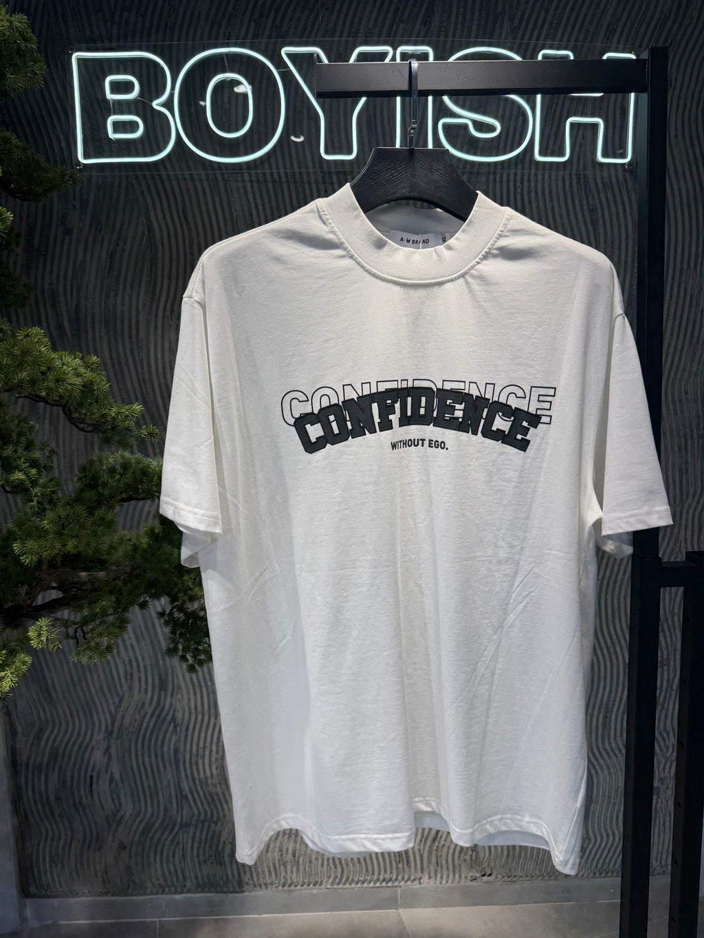 T-shirt “confidence” bianca