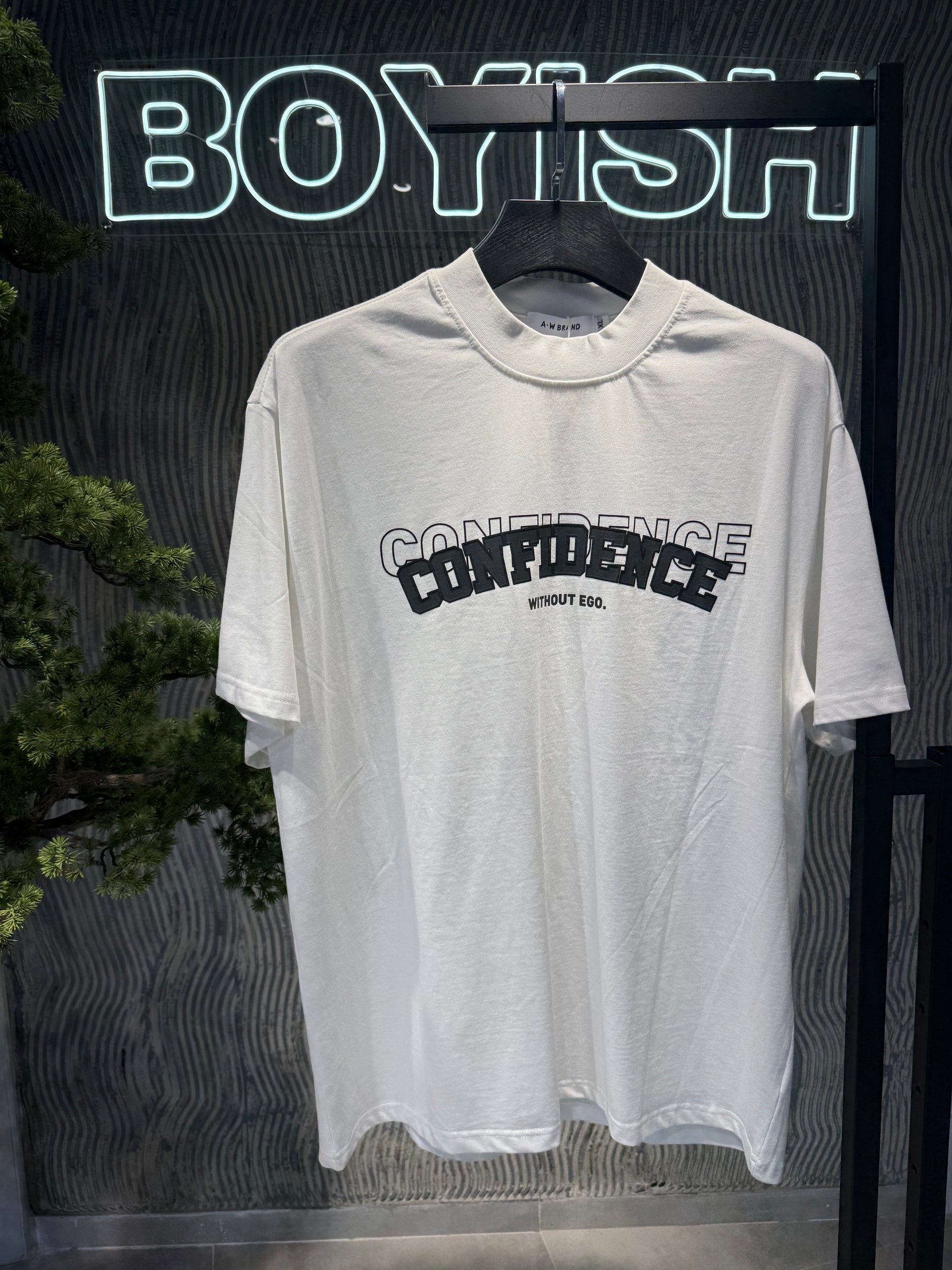 T-shirt “confidence” bianca