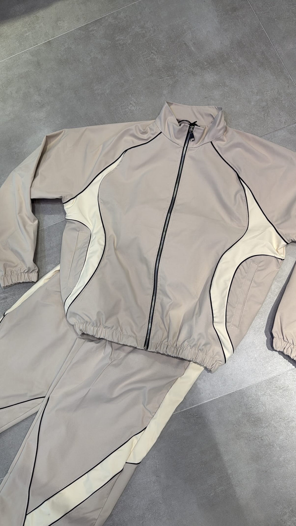 COORDINATO TUTA “BLACK&BEIGE”