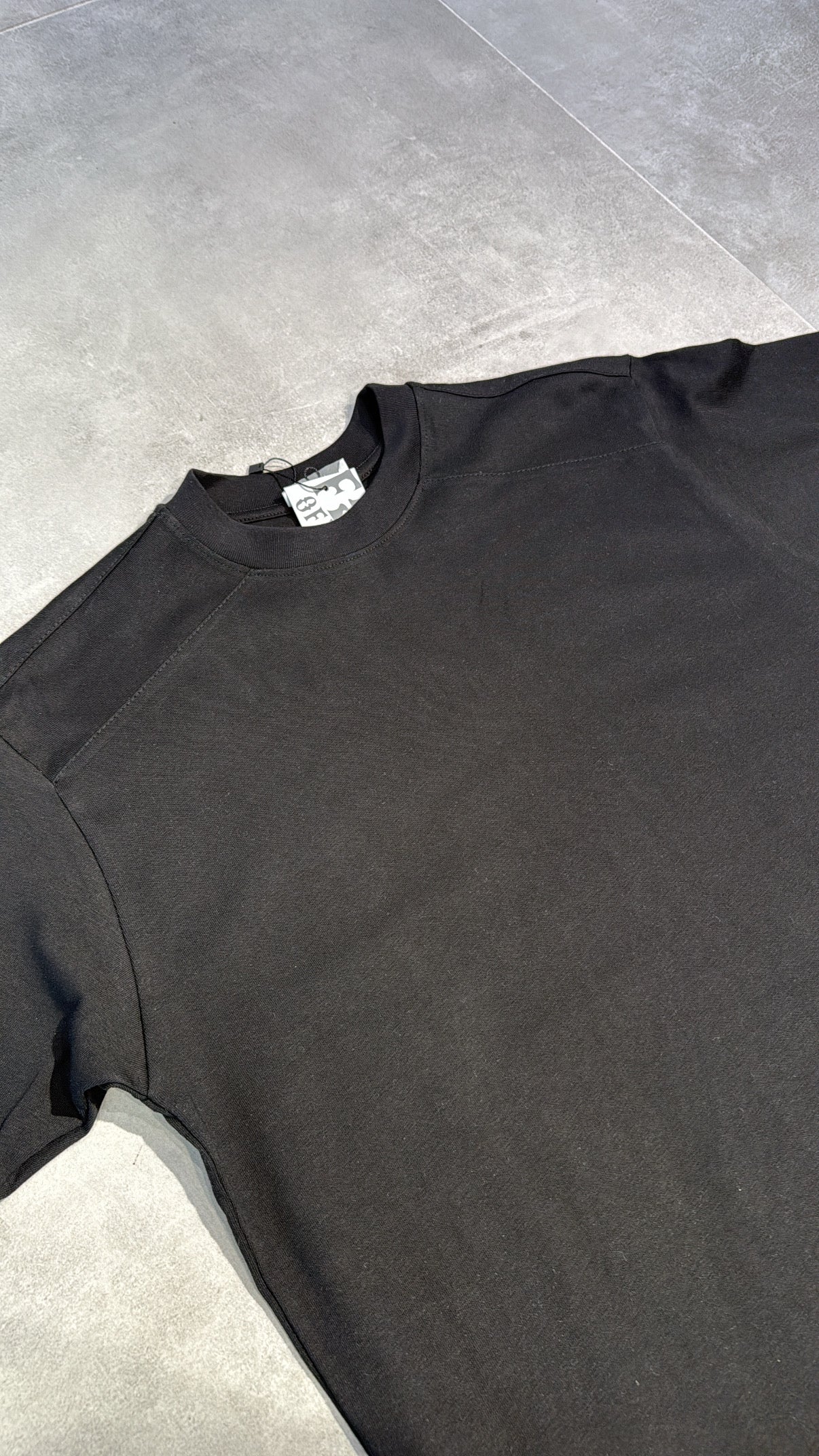 T-SHIRT BOYISH                                            “SHOW NO LOVE” NERA