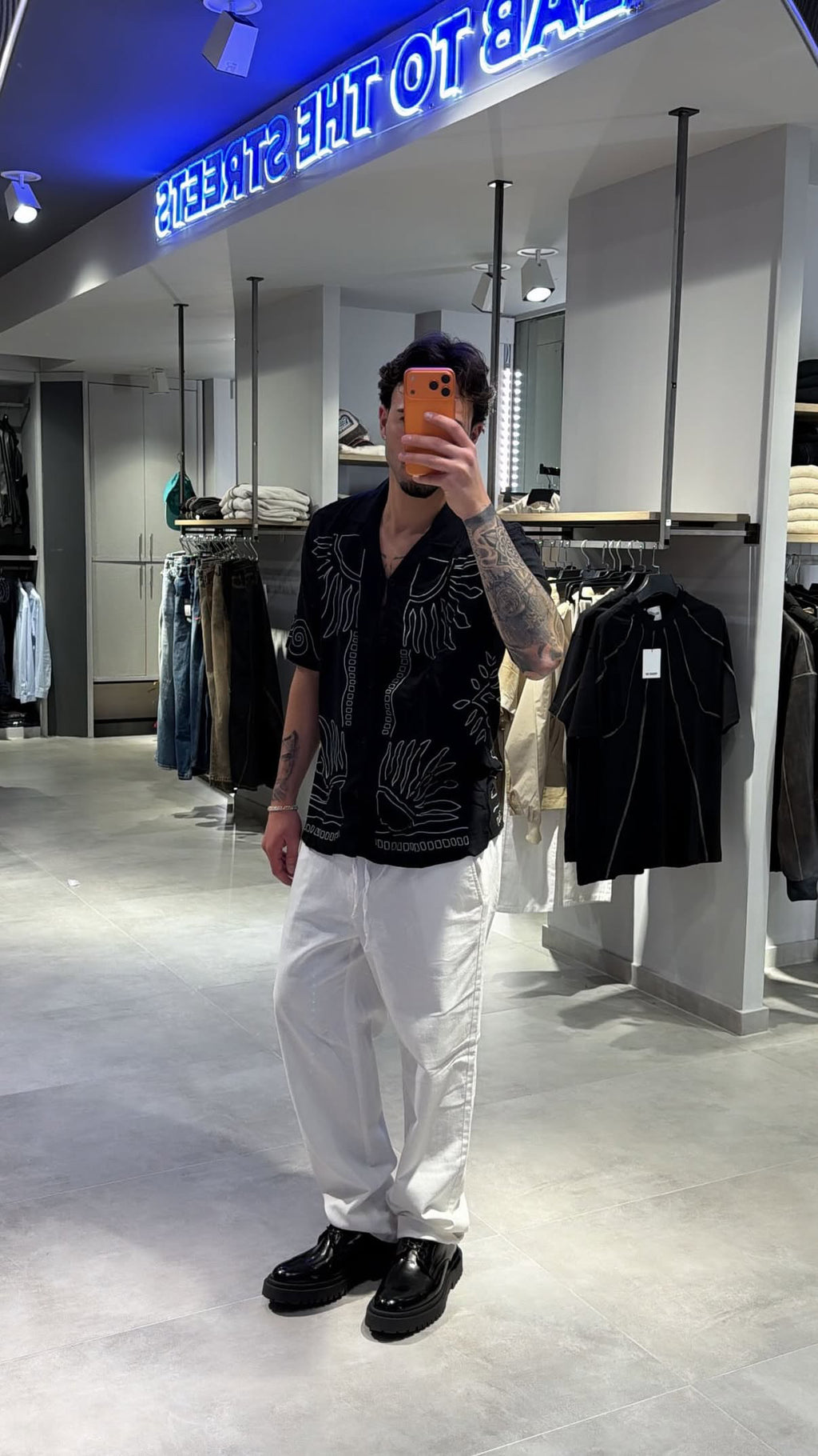 CAMICIA NERA CON FANTASIA