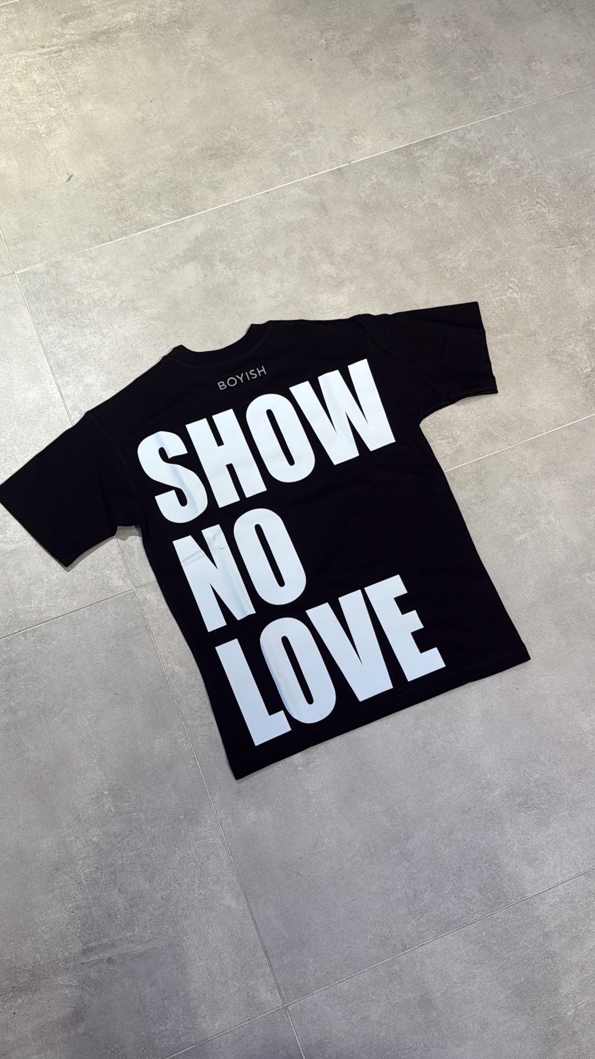 T-SHIRT BOYISH                                            “SHOW NO LOVE” NERA