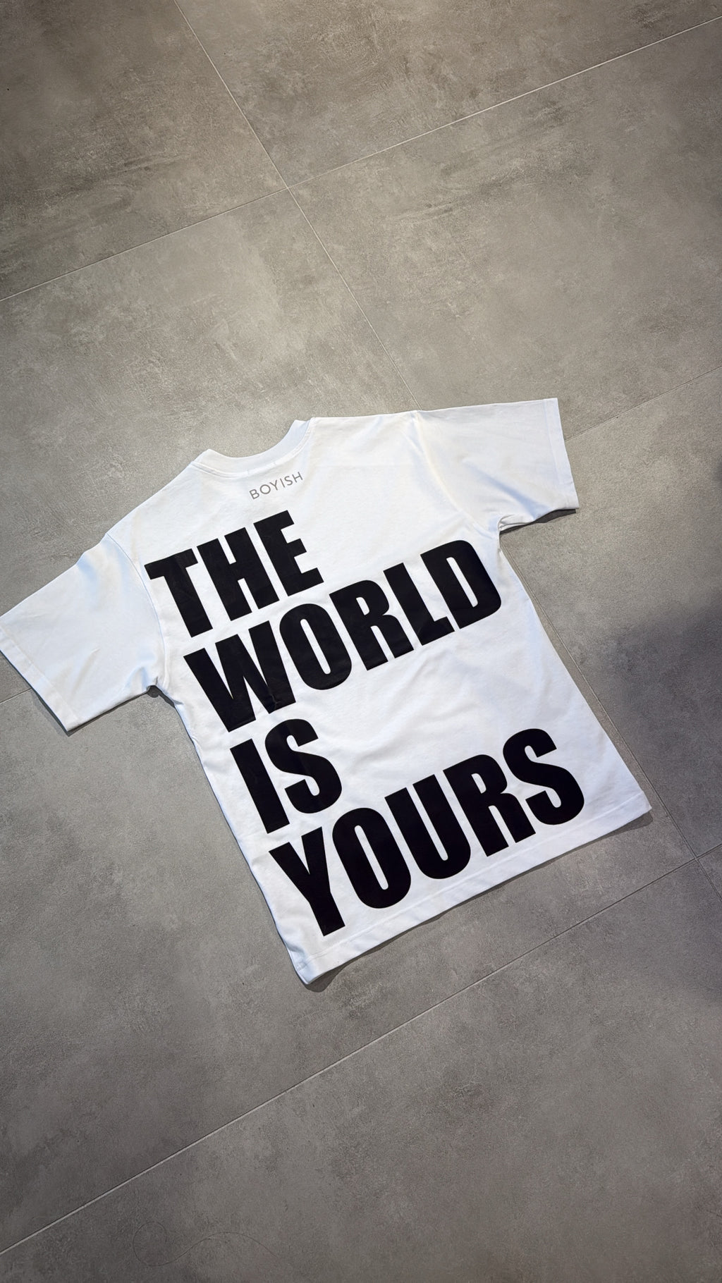 T-SHIRT BOYISH                                            “THE WORLD IS YOURS” BIANCA