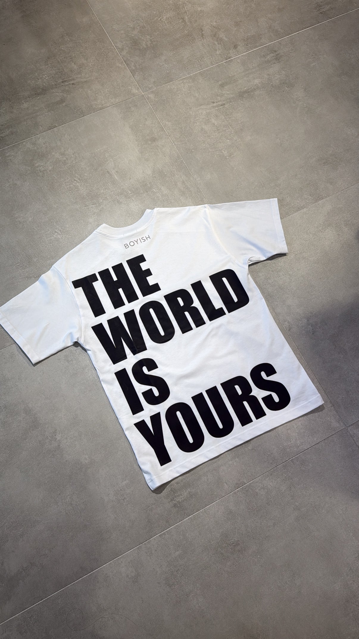 T-SHIRT BOYISH                                            “THE WORLD IS YOURS” BIANCA